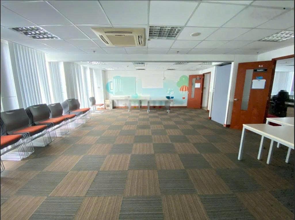Cho thuê văn phòng tại Nguyễn Hữu Cảnh, DT: 160m2