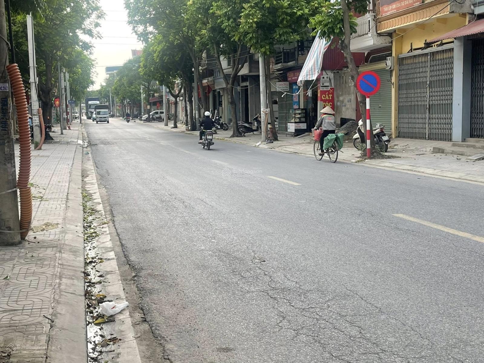 Bán nhà mặt phố Phan Đăng Lưu Yên Viên 130m2 MT 3.8m, 2 mặt tiền, 3T ở/thuê/kinh doanh, vỉa hè rộng