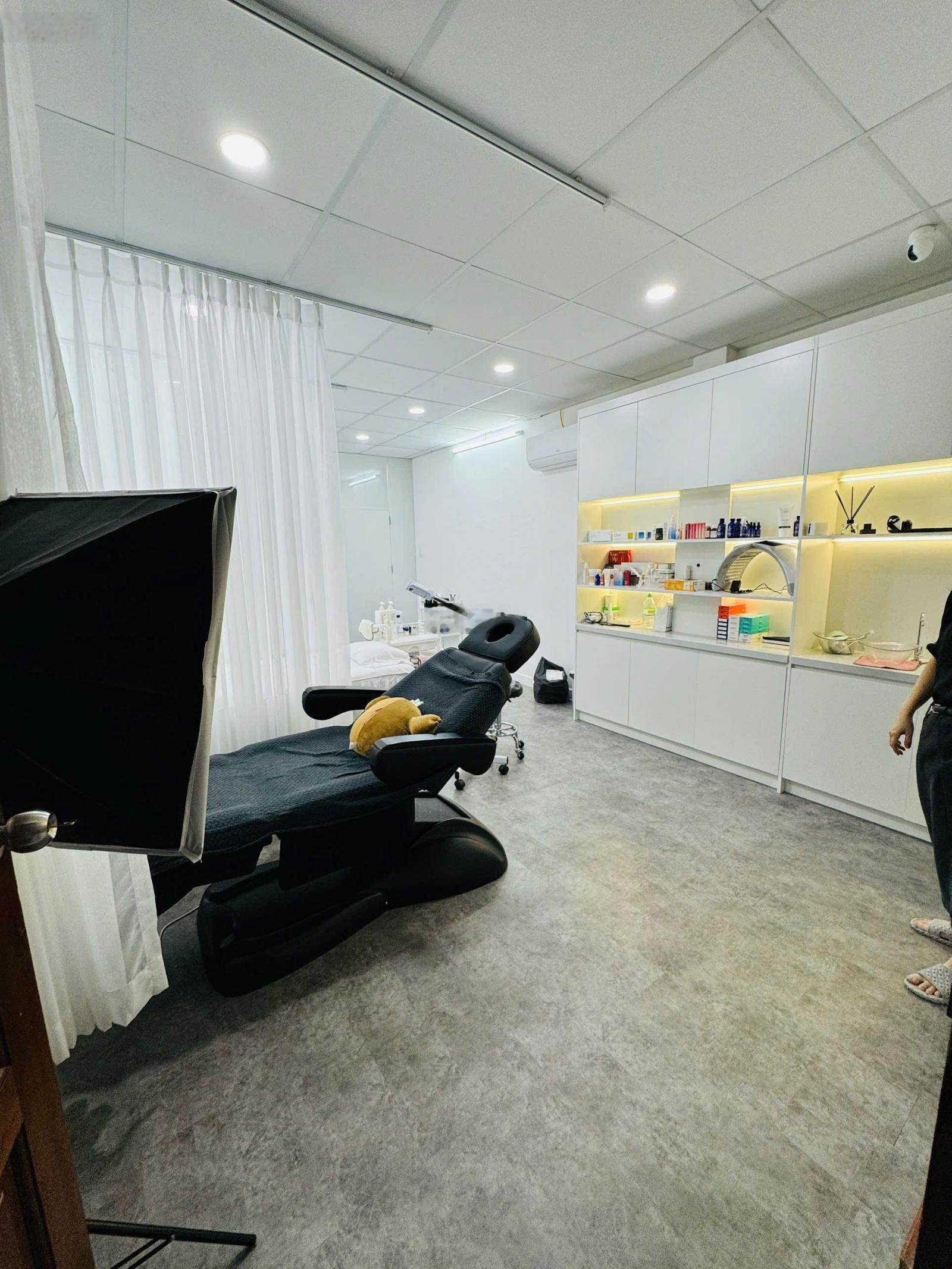 Chính chủ cho thuê 20A Hoa Lan, 5x18m, 3 Lầu, 32 Triệu