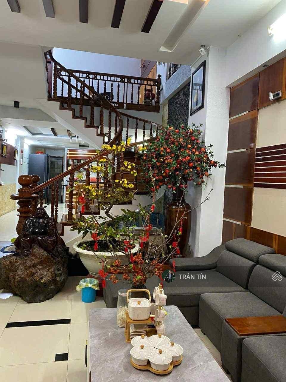 Căn nhà 4 tầng, mặt tiền đường Châu Thị Vĩnh Tế