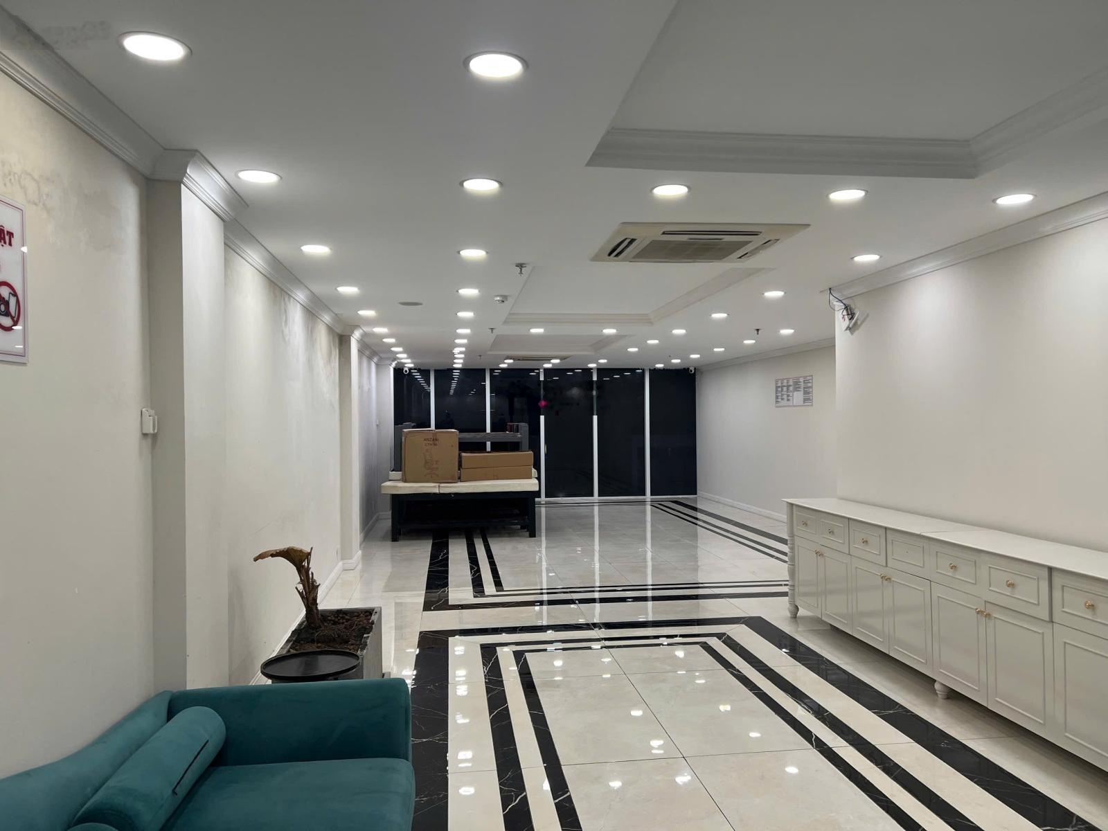 Tòa Nhà Mặt Tiền Ngang 10 Dài 25m 8 Tầng 1800m2 Đường 3/2 Quận 10 (full kiếng bao đẹp)