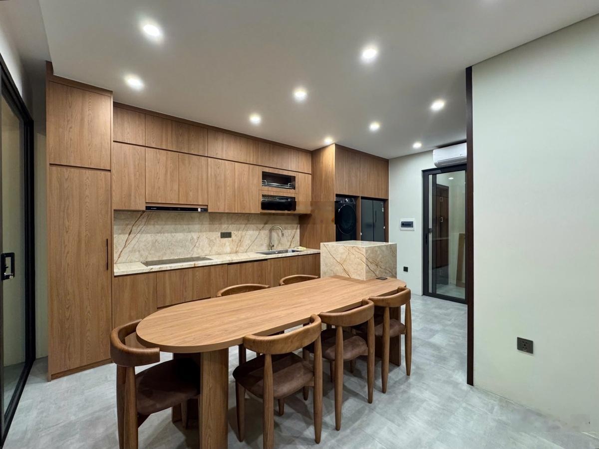 Nhà Đẹp Cầu Giấy 50m2 - 6 Tầng Thang Máy - Ngõ Nông - Gần Phố - Ở Ngay - Giá 13,5 Tỷ ( Hiếm )