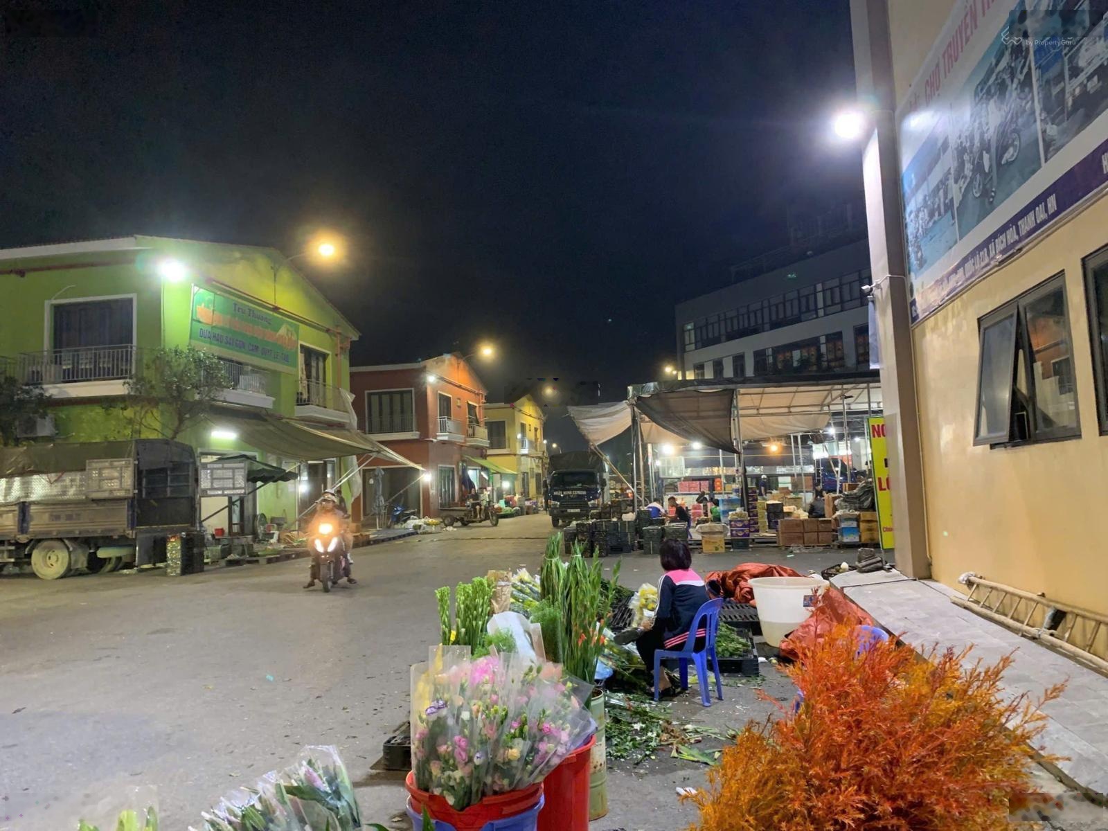 Bán nhà kinh doanh mọi mặt hàng không kể ngày đêm