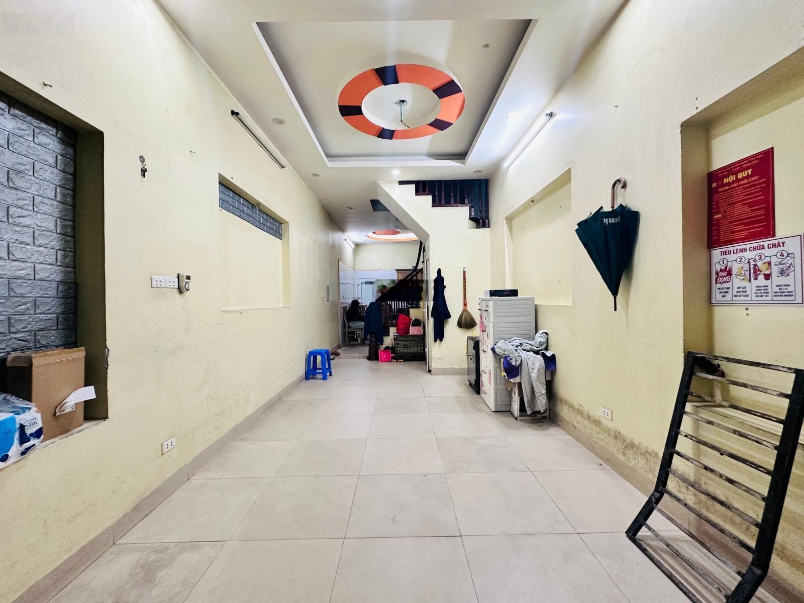 Siêu hiếm bán nhà trường chinh, 40m2, 5 tầng, ô tô tránh, kinh doanh tốt, giá 16.8 tỷ