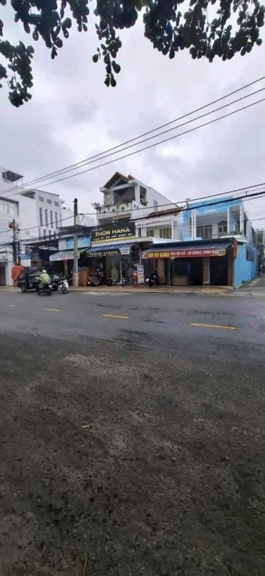 Siêu phẩm nhà 2 mặt tiền đường Dã Tượng, ngay vòng xoay sầm uất của Nha Trang