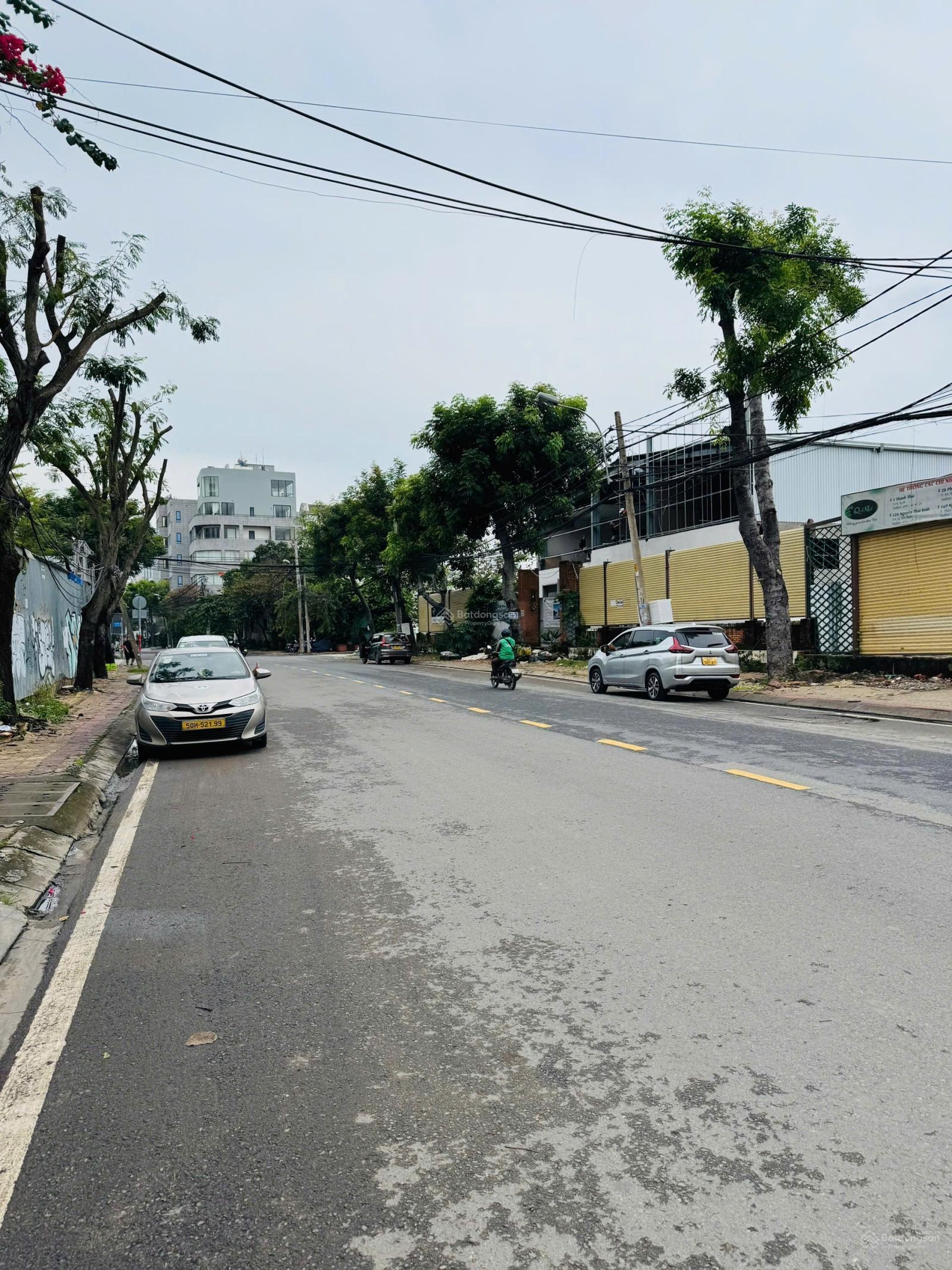 Bán Lô Đất Đẹp Nhất Nguyễn Văn Hưởng ! Góc 2 Mặt Tiền - 30x18m - Xây Hầm 5 Tầng - Gía chỉ 285tr/m2