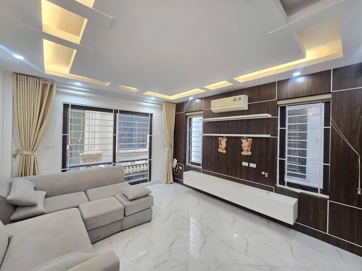 Lô góc 33m2 phố 8/3 - hai bà trưng ngõ thông thoáng 5 tầng cần bán