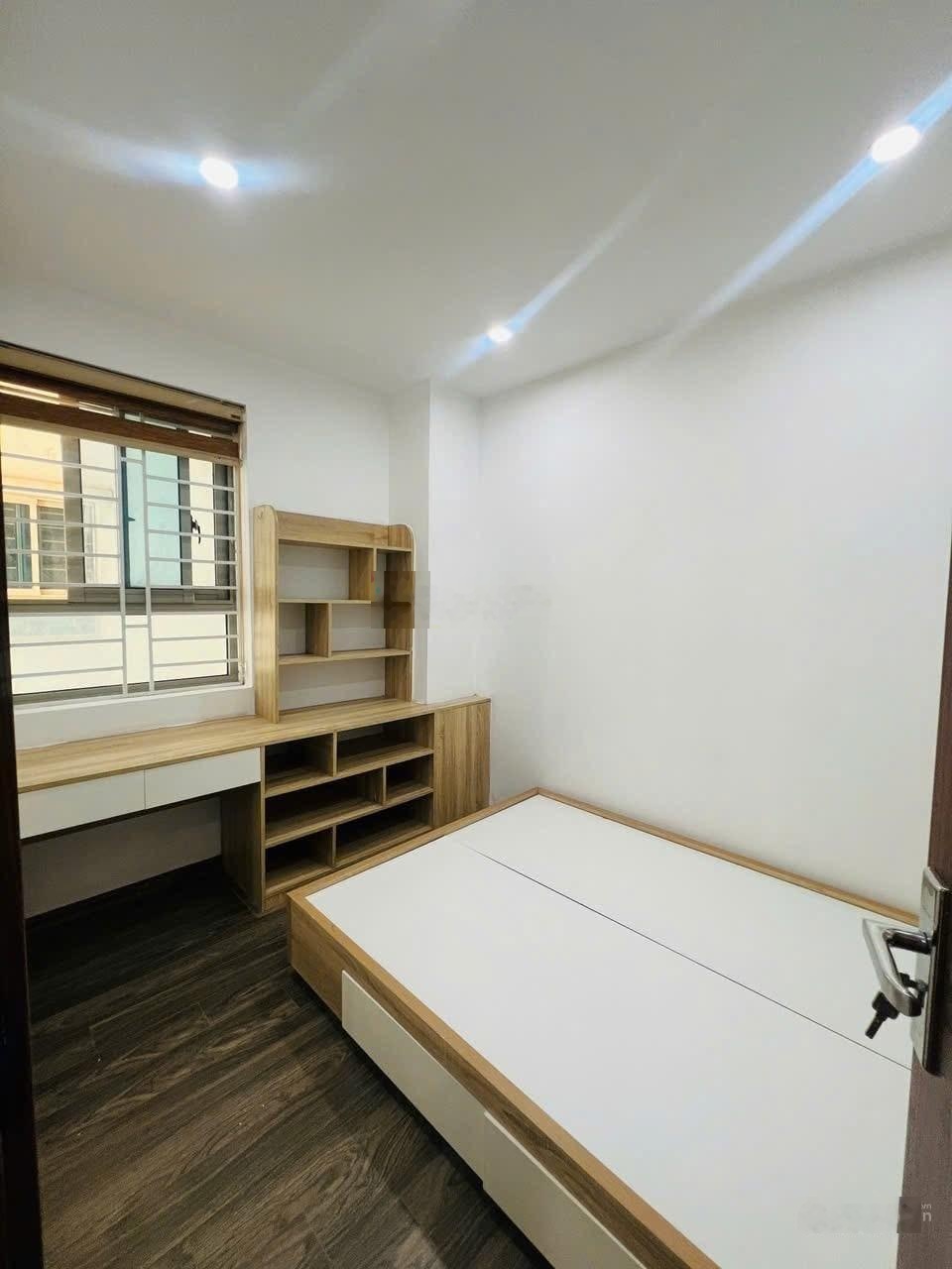 Bán CHCC Nam Trung Yên 2Pn, toà mới xịn sò chỉ nhỉnh 4 tỷ