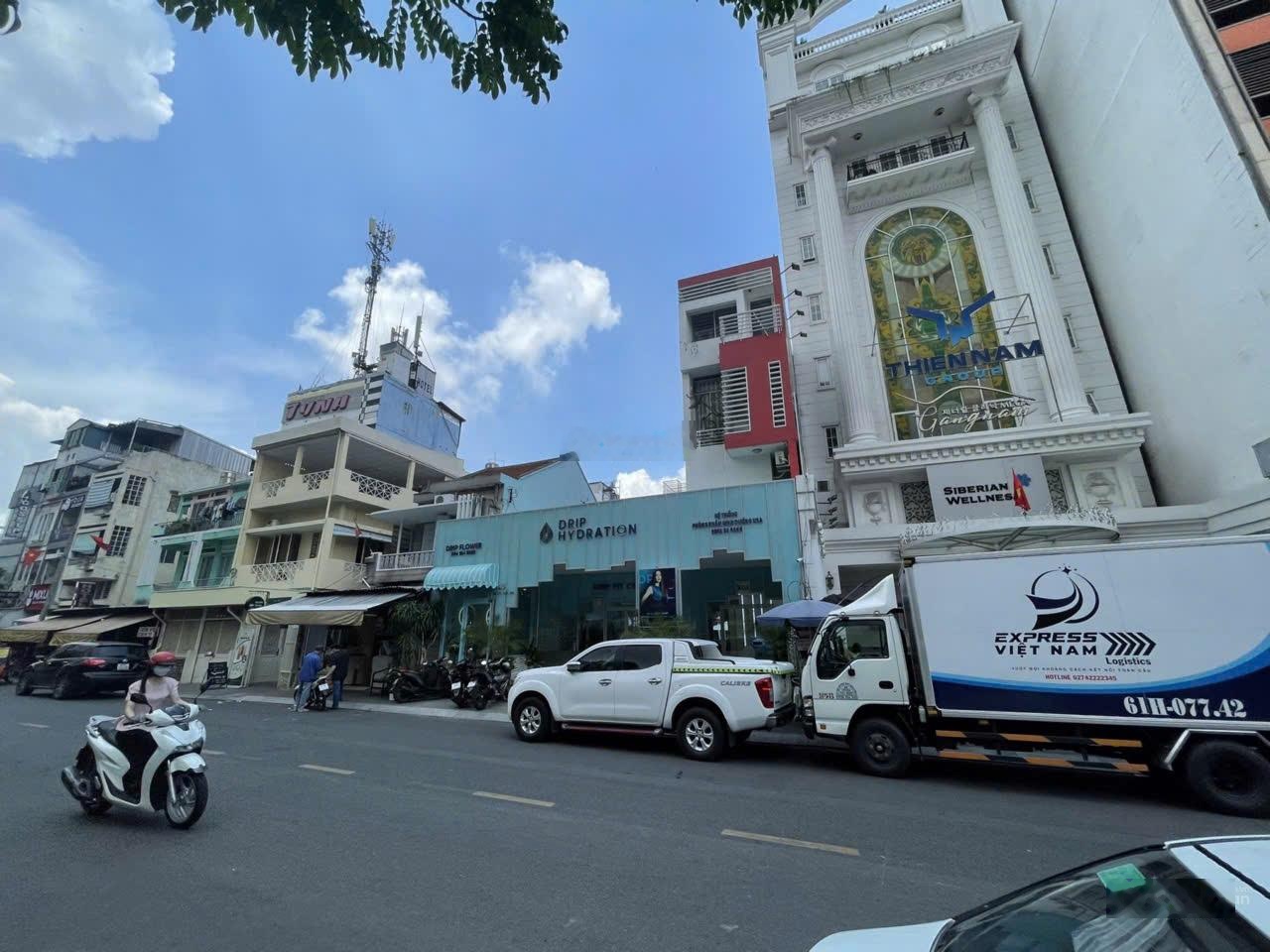 Khan hiếm: Mặt tiền Nguyễn Khắc Nhu, Quận 1. DT 12 x 30m. KC 4 tầng. HĐT: 200tr/th. Giá chỉ: 169 tỷ