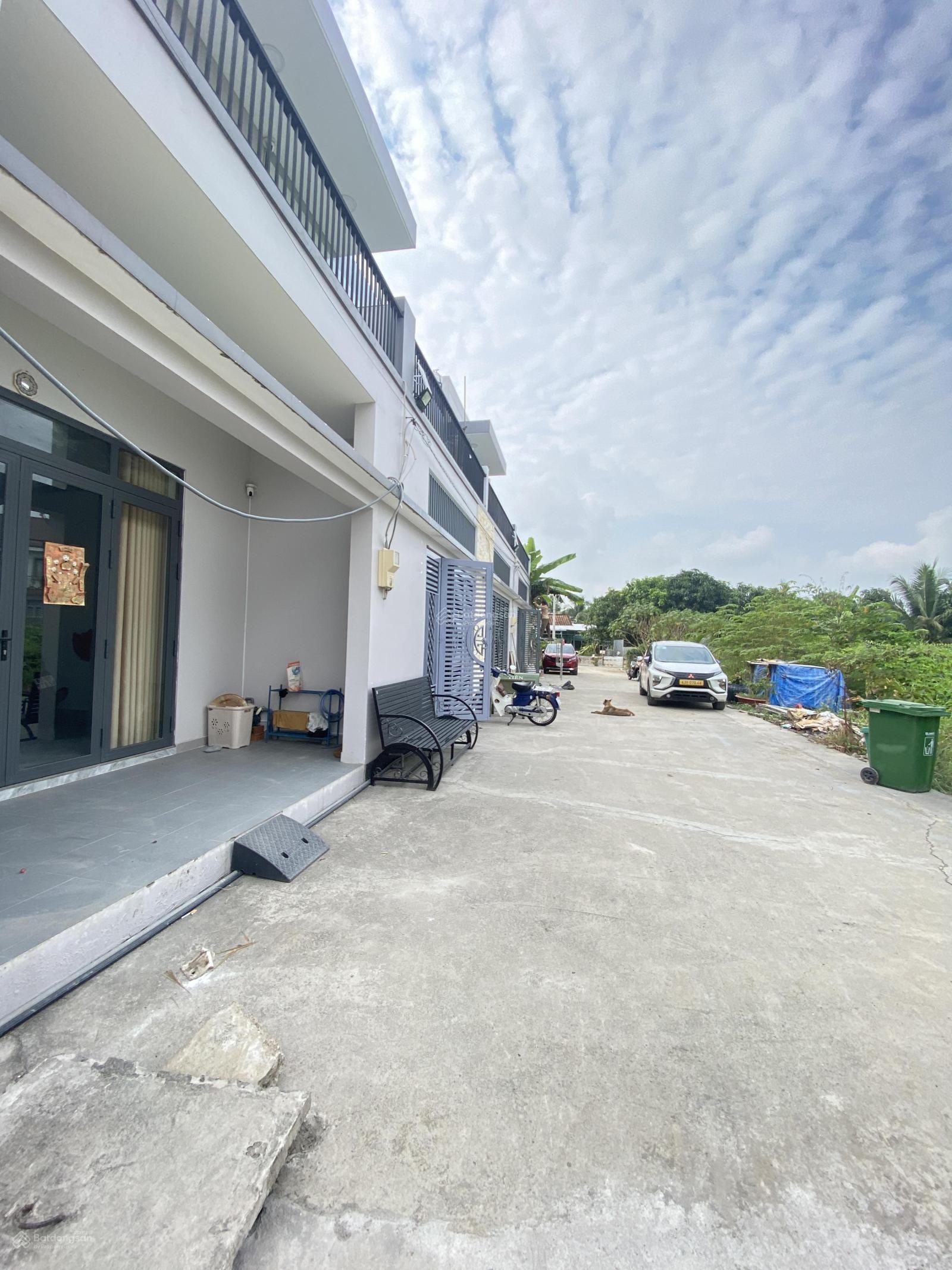 Cần bán rẻ 80m2 thổ cư đường xe hơi giá 2ti quá rẻ tại Bình Chánh