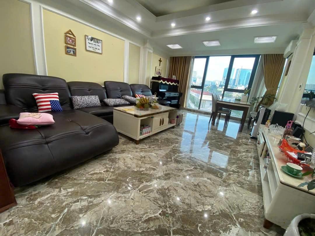 Đỉnh cao kinh doanh! Nhà phố Tây Sơn dòng tiền hơn tỷ/năm, 7 tầng thang máy, vỉa hè ô tô tránh