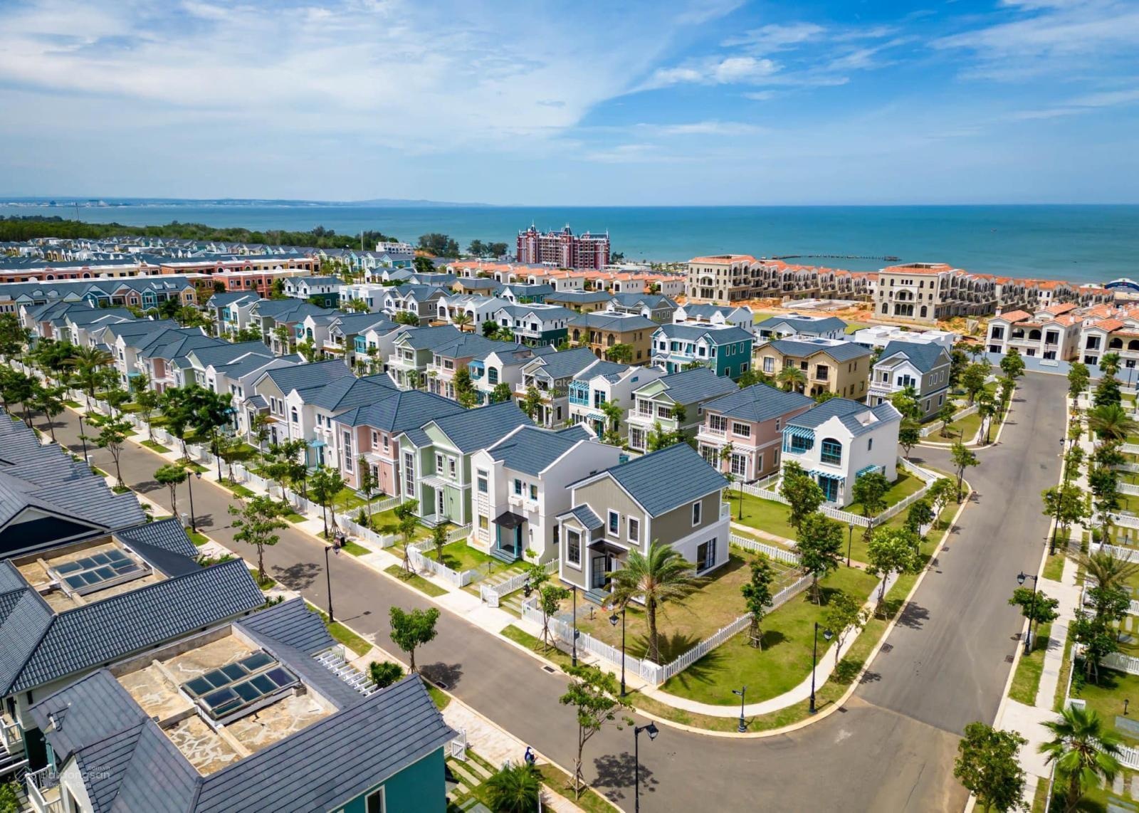 Căn Biệt thự duy nhất nằm cạnh Hồ cảnh quan khu 7 Full nội thất cao cấp giá chỉ 5.5 tỷ giá rất rẻ