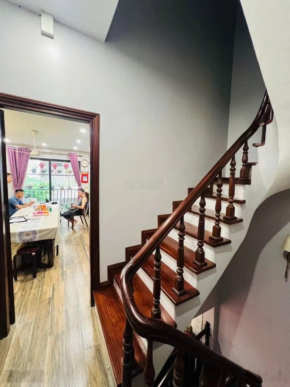 Bán nhà Pháo Đài Láng - Dân xây chắc chắn - Lô góc - Mặt tiền rộng - 60m