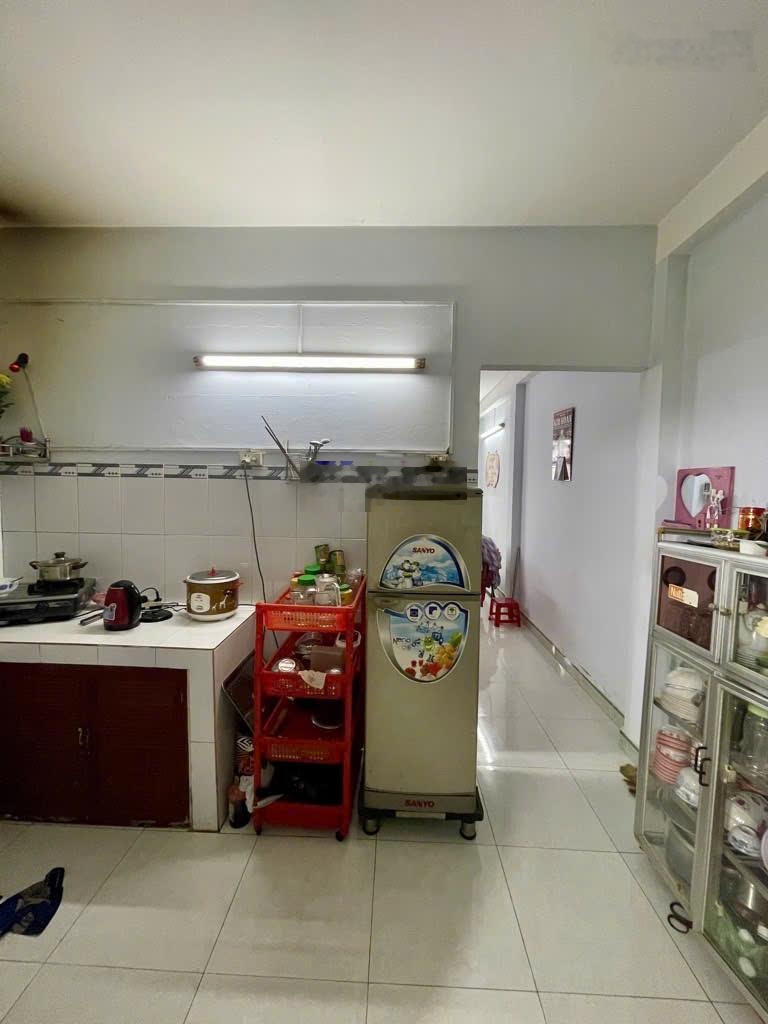 Bán nhà Cấp 4 - tiện xây mới - DT gần 100m2, 4.3x21m, oto ngủ nhà - hẻm 79 Âu Cơ Quận 11