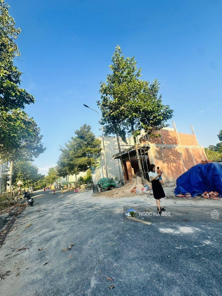 Chính chủ bán nhanh 100m2 ngay Mỹ Phước 1, đường nhựa 7m KDC đông đúc, SHR