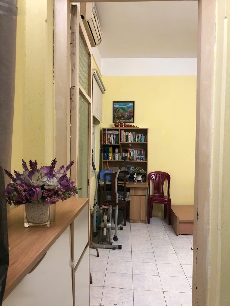 Chính chủ cần cho thuê căn hộ tập thể ở 50 Châu Long, Ba Đình