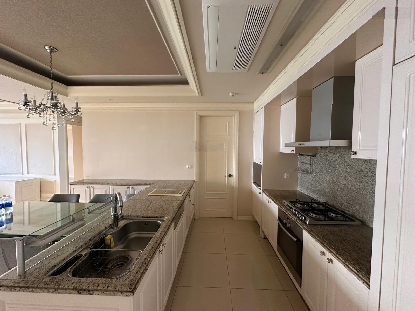 Chính chủ cho thuê căn hộ cao cấp Daewon Hoàn Cầu, DT 150m2 căn góc view hồ Văn Thánh và Landmark