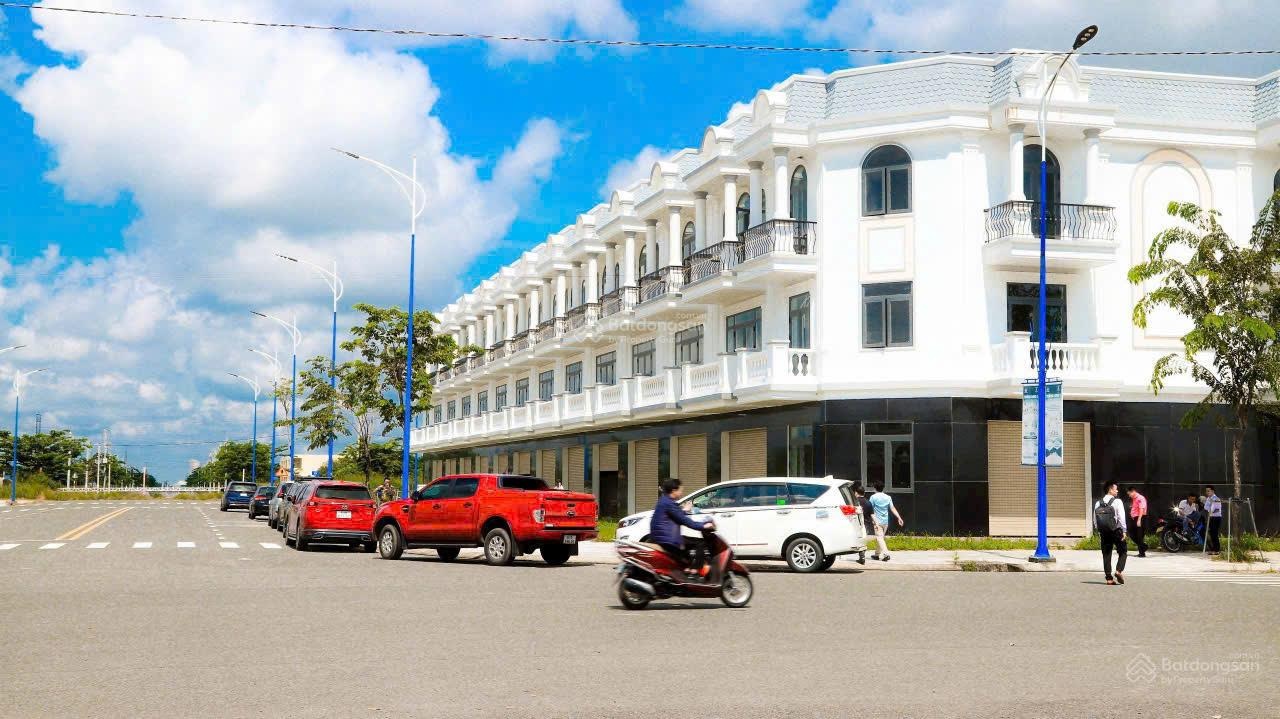 Bán ngộp rẻ hơn 300tr căn 1 trệt 2 lầu trong KCN Bàu Bàng