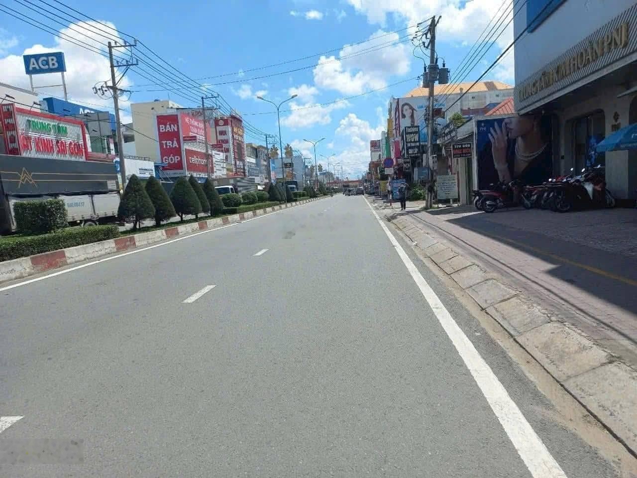 Bán gấp lô đất đẹp 144m2 ngay đường Nguyễn Hữu Thọ Bến Lức, gần Phan Văn Mãng giá 20tr/m2, SHR