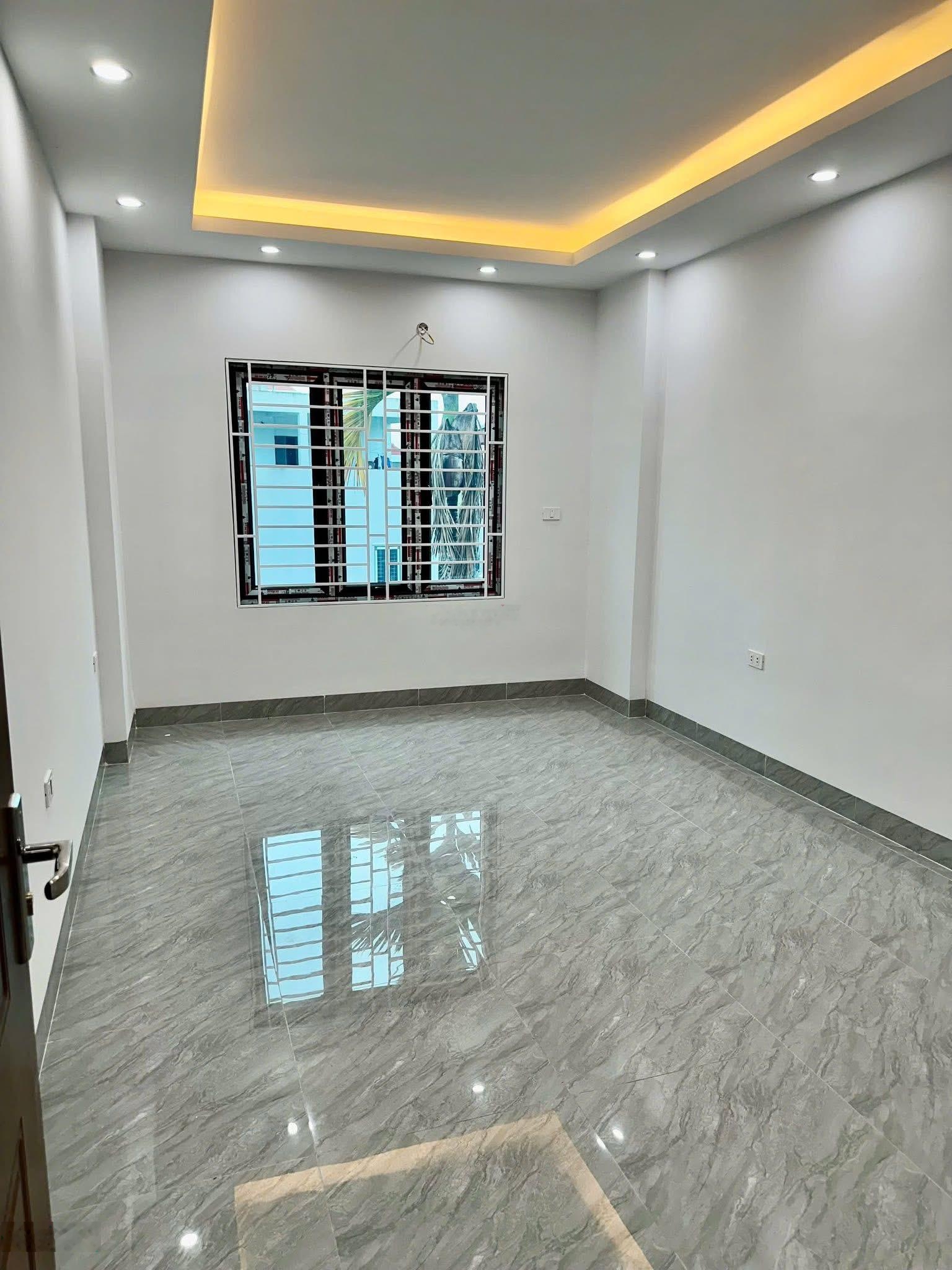 Bán nhà Yên Nội - Nhà đẹp mới - Ngõ thoáng- Ô tô đỗ cổng - 30m - 5 tầng - 5.8 tỷ