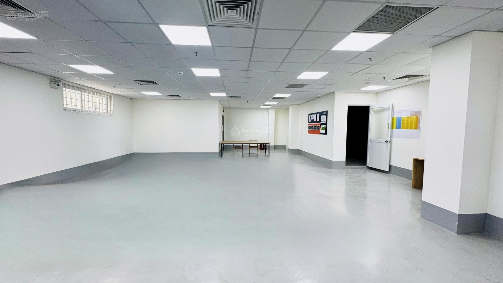 Cho thuê văn phòng tại Phố Hai Bà Trưng, 49 triệu, 230m2, Q3, HCM