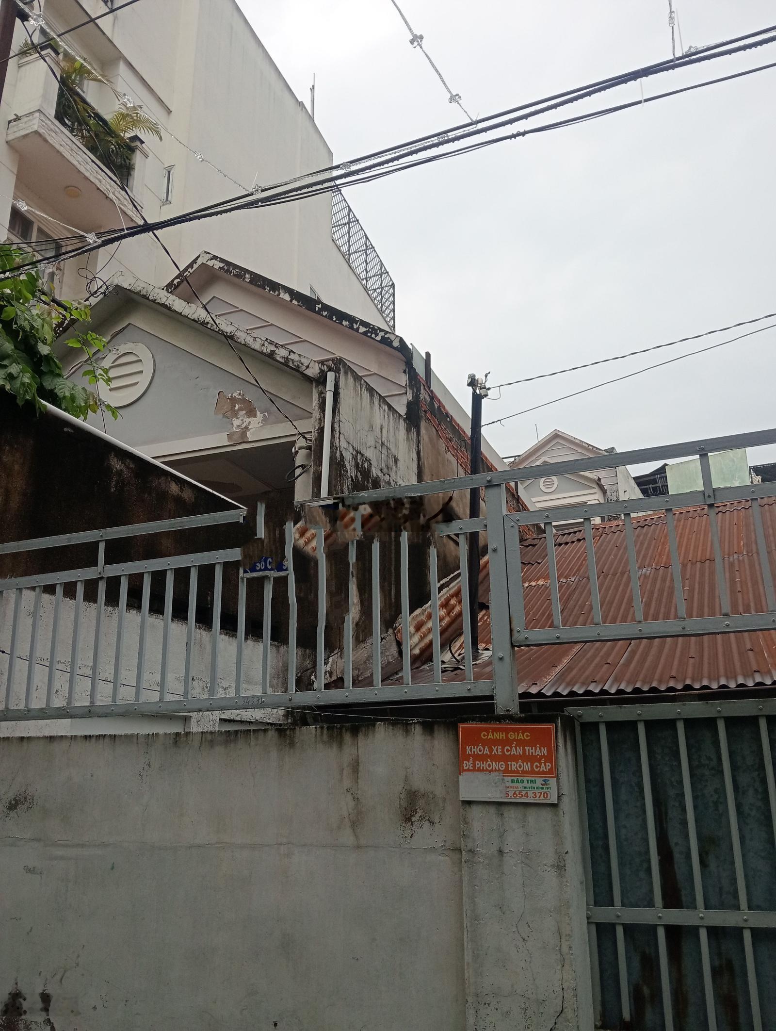 Định cư nước ngoài bán nhà 5mx30m, Q4 giá 13 tỷ