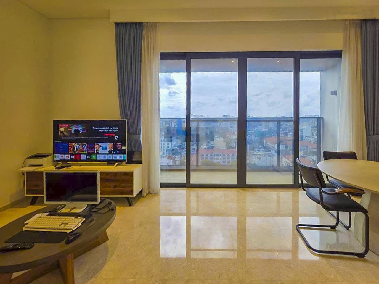 Bán Căn hộ tại The Marq Quận 1 tầng trung gồm 4 phòng ngủ view đẹp diện tích 145m2