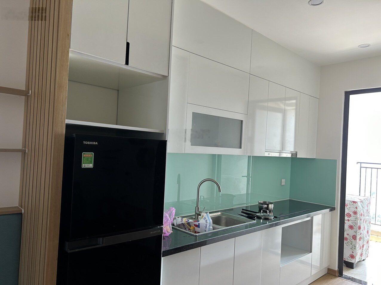 Cần bán căn hộ 1 phòng ngủ, có nội thất cơ bản