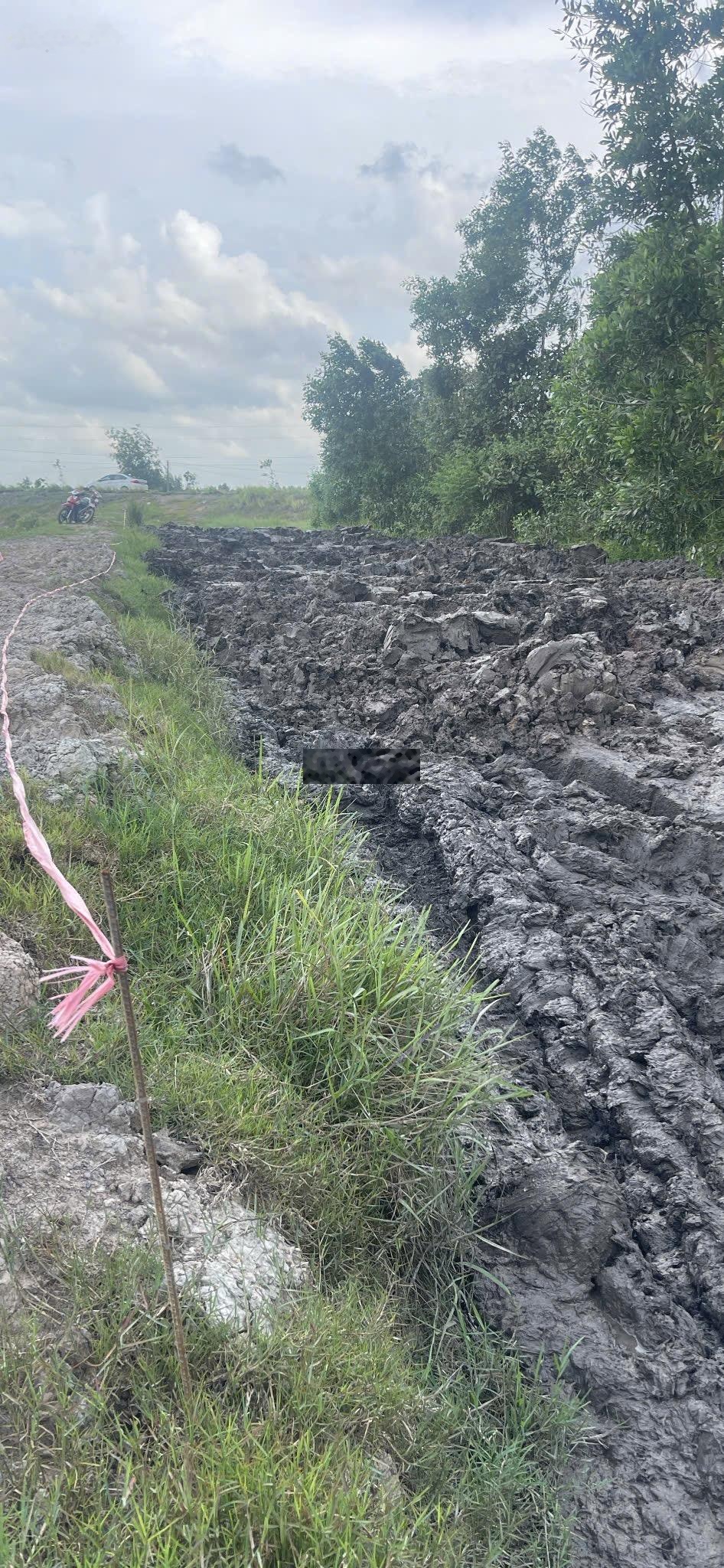 10x100 mặt tiền Tỉnh Lộ 818 nhựa 50 mét xe container chạy thoải mái. LH: 0834534544. Giá 2tỷ