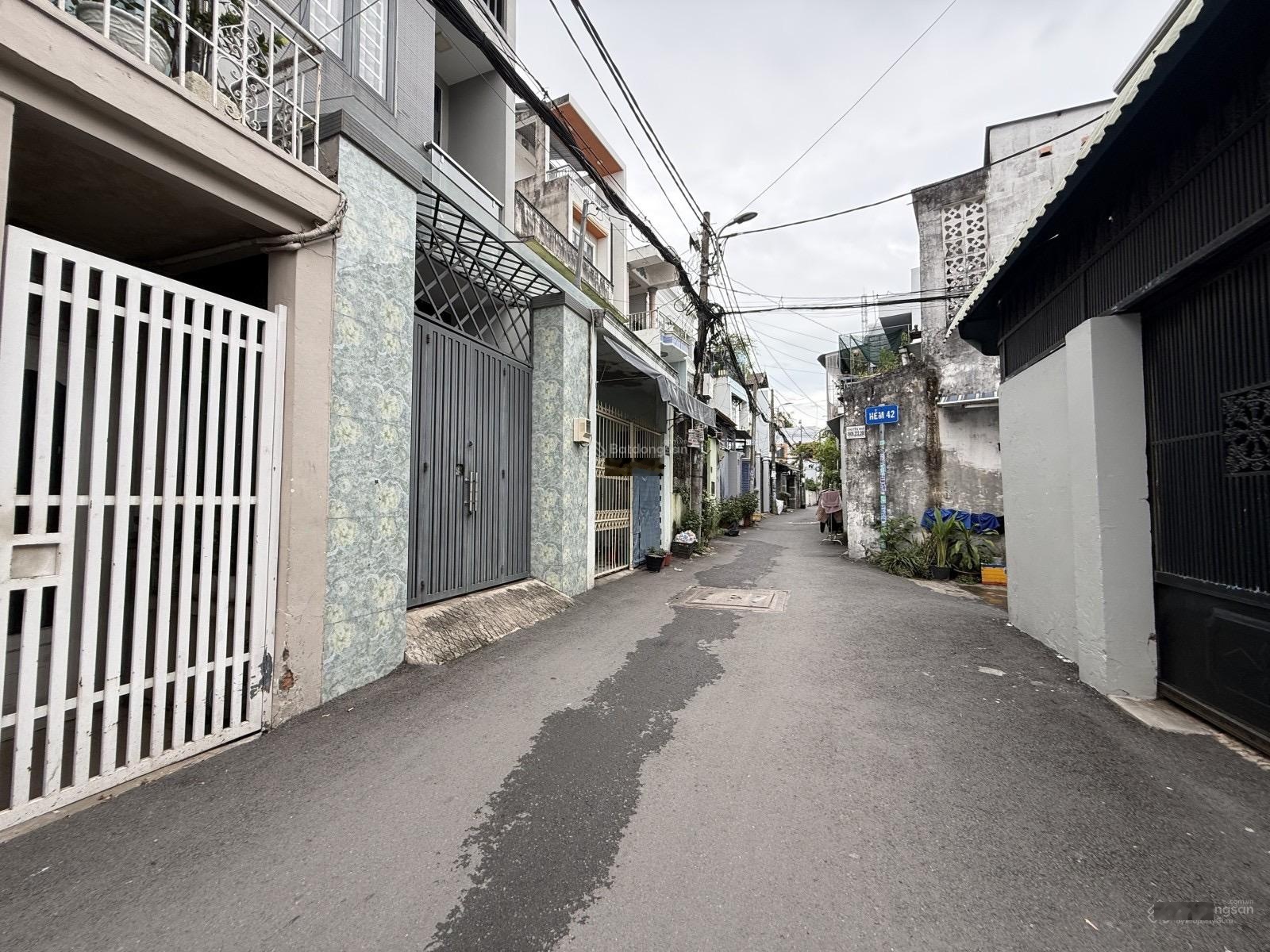 Mặt Đường 275-Hiệp Phú Cách đường Lê văn việt 150.