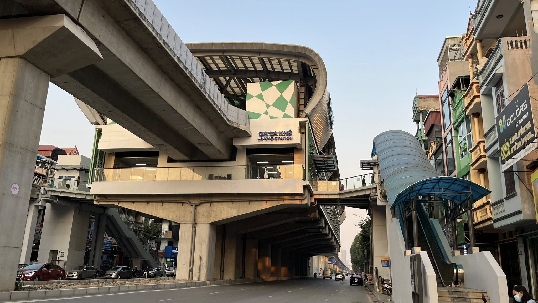 Bán nhà 4 tầng ngay cạnh ga La Khê, ngõ thông, kinh doanh tiện lợi, giá tốt