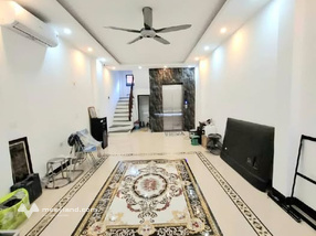 Cho thuê nhà 5 tầng tại Thanh Lương, Bích Hòa, thang máy, giá 10 triệu/tháng