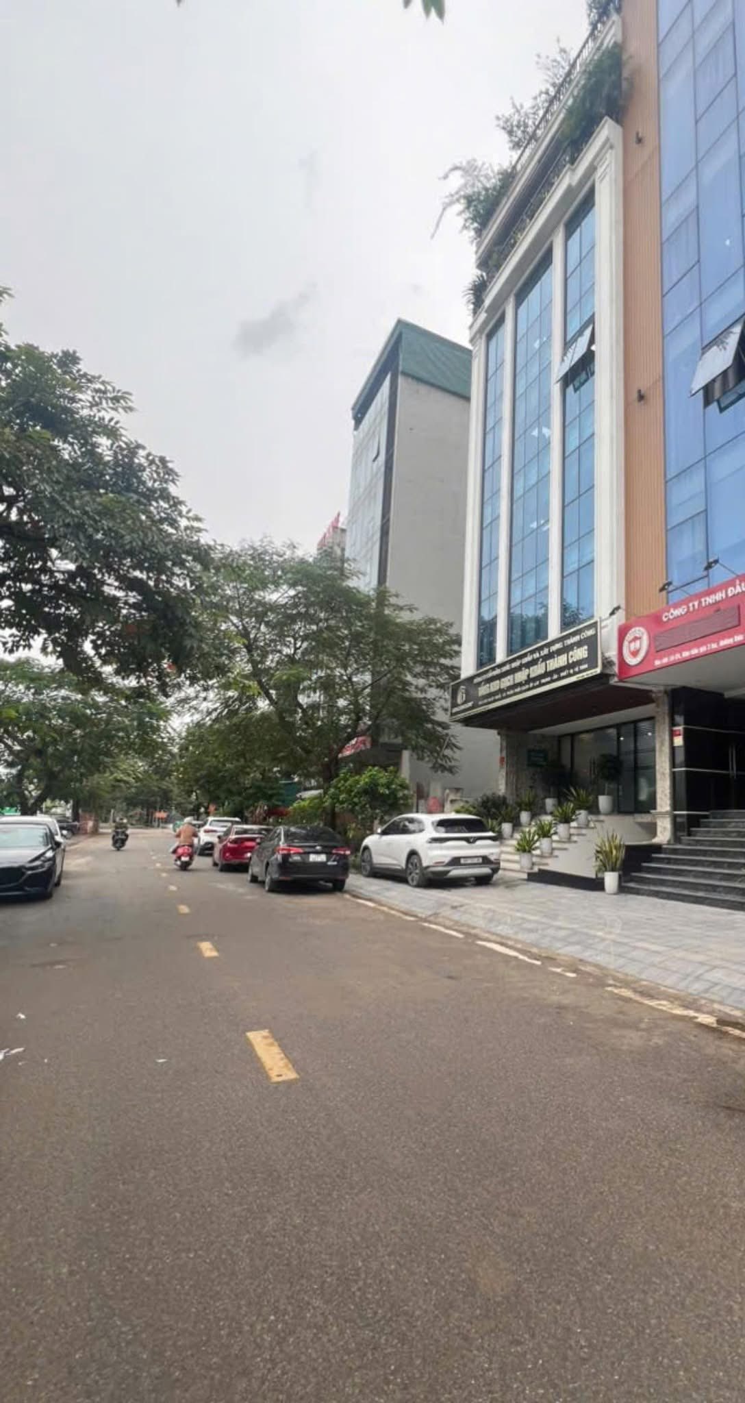 Toà văn phòng đẳng cấp trên phố Trịnh Văn Bô đang chờ đón chủ nhân mới