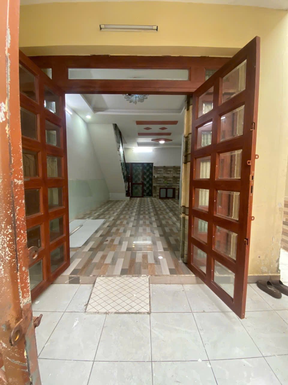 Nhà nguyên căn hẻm xe hơi Nguyễn Kiệm, Gò Vấp 2 phòng ngủ, giá chỉ 10 triệu