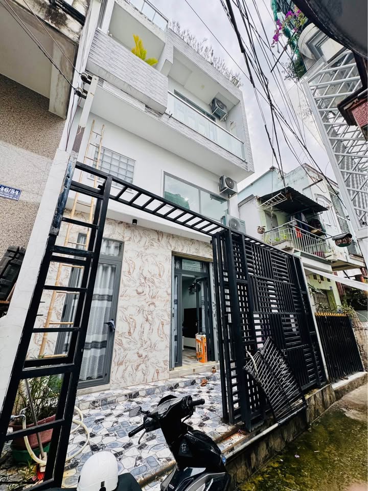 Bán nhà đẹp trung tâm Mỹ Tho, nở hậu tài lộc, nội thất sang trọng, giá chỉ 2.48 tỷ