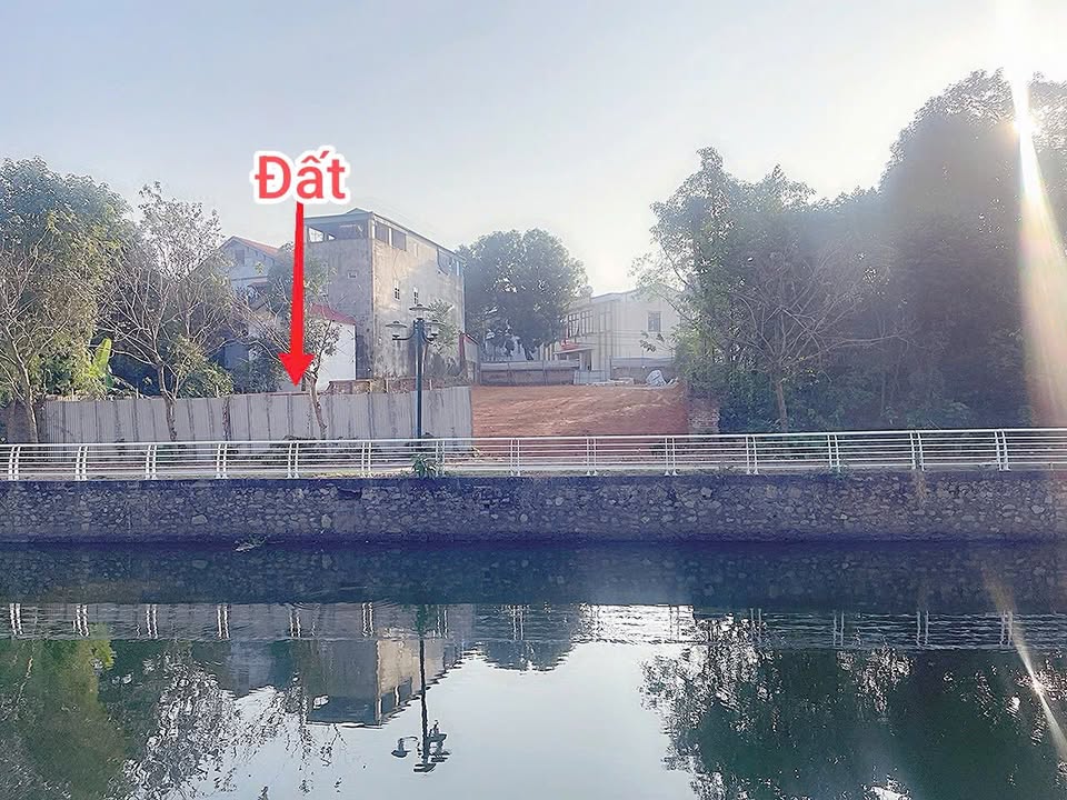 Đất đẹp 102m2 view hồ Đồng Tâm, Vĩnh Yên, ô tô đỗ cửa, giá tốt
