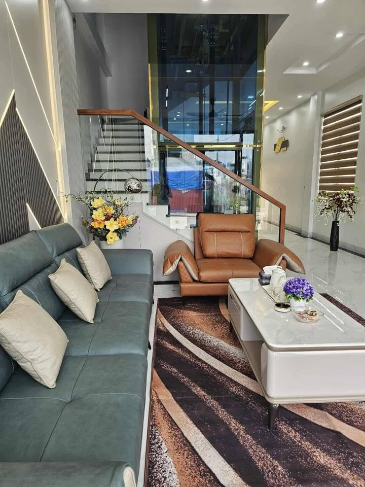 Bán nhà 4 tầng có thang máy tại khu đô thị Cao Thắng, Cẩm Phả, Quảng Ninh