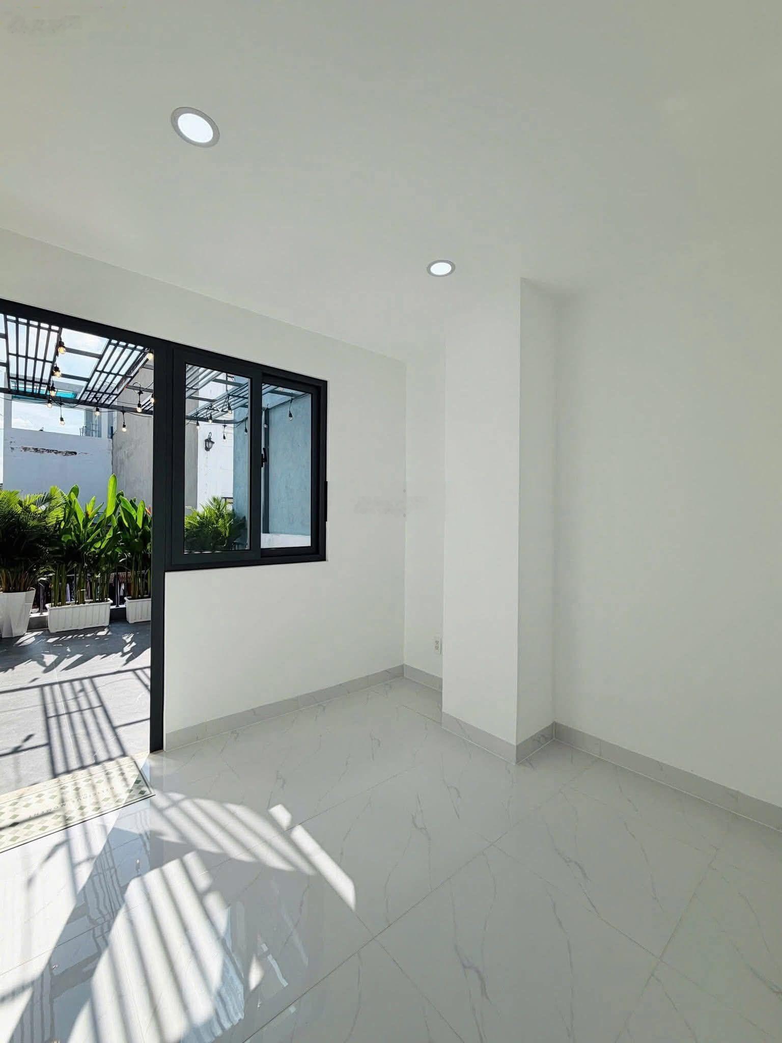 Chủ để lại giá tốt nhà 72m2 GIÁ 3TỶ8 đường VÕ OANH-BÌNH THẠNH. Thuê 24tr. Gần ĐH Giao Thông Vận Tải