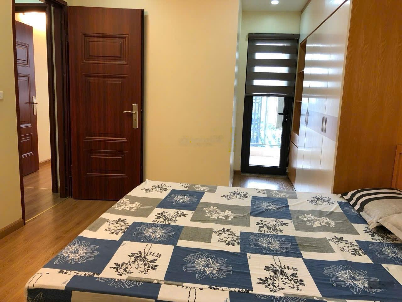 Chính chủ cho thuê căn hộ 2PN 219 Trung Kinh, Full nt đẹp, giá 13.5tr. Lh : 0378456998