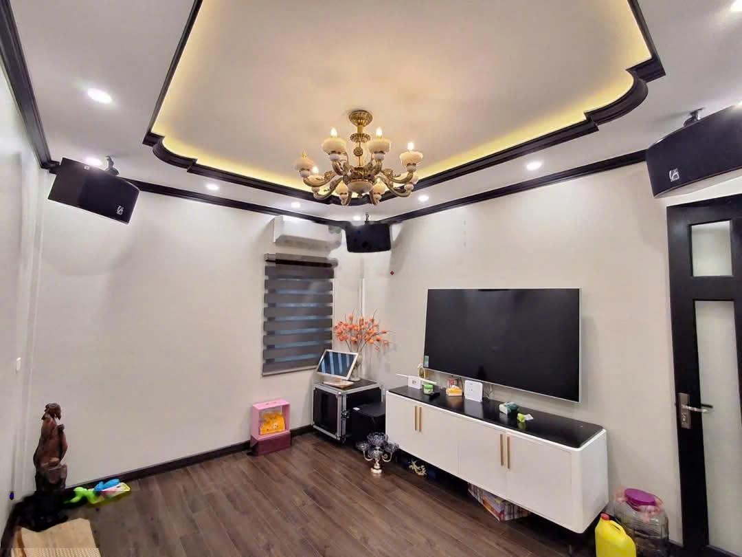 05 Bán gấp nhà phố Nguyễn Lương Bằng, kinh doành dòng tiền, trước nhà ô tô tránh