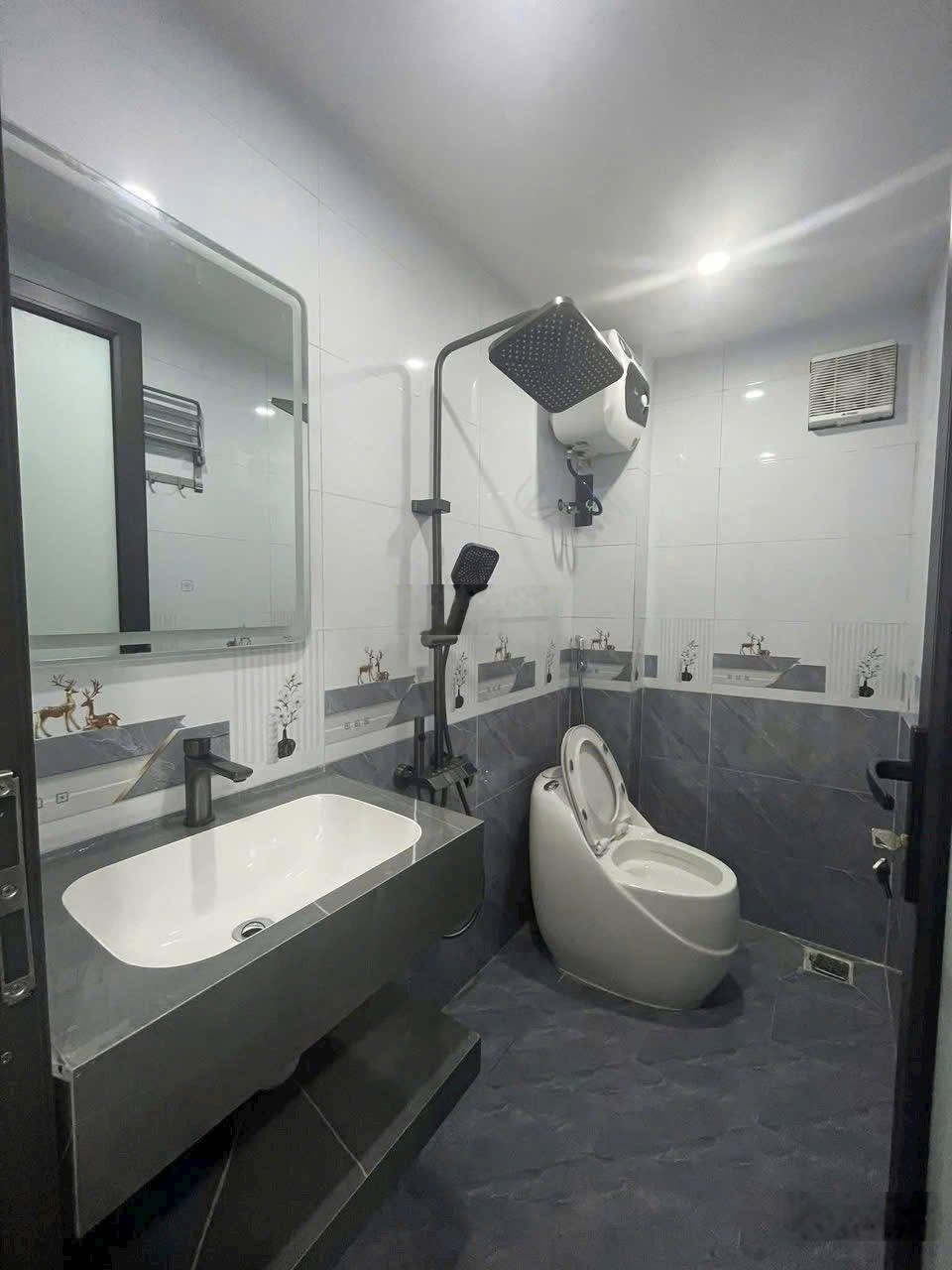 Cho thuê nhà mặt đường Ngõ Cấm - Lê Lợi