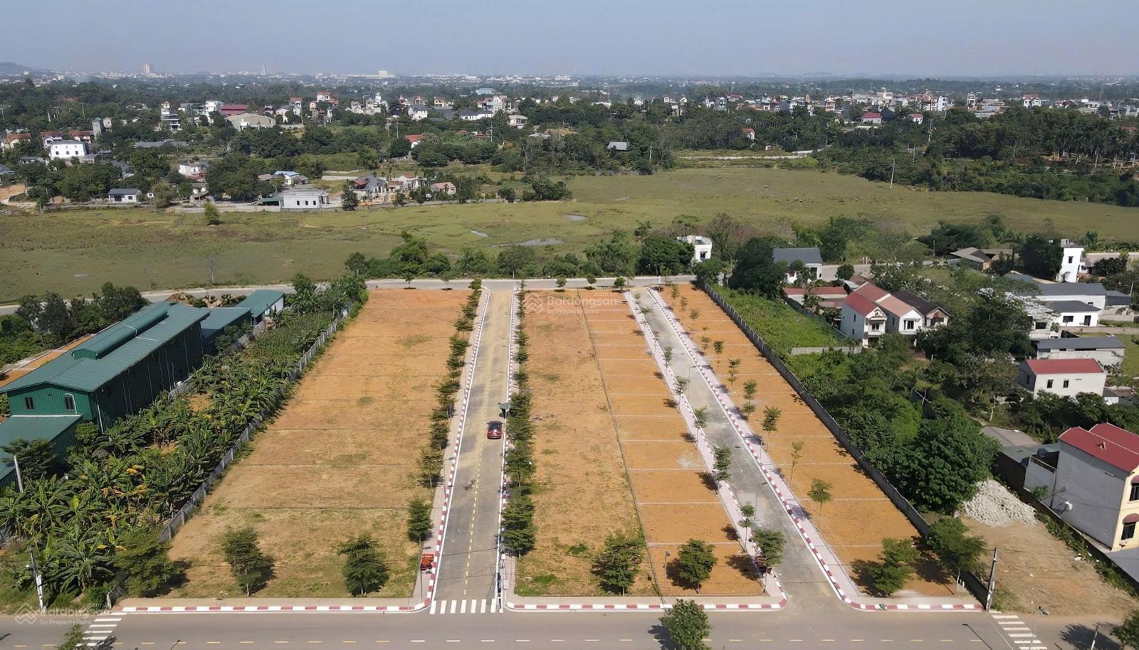 Đất đẹp Phú Cát Vai Réo Đường 8m 15 phút tới ĐH Quốc Gia