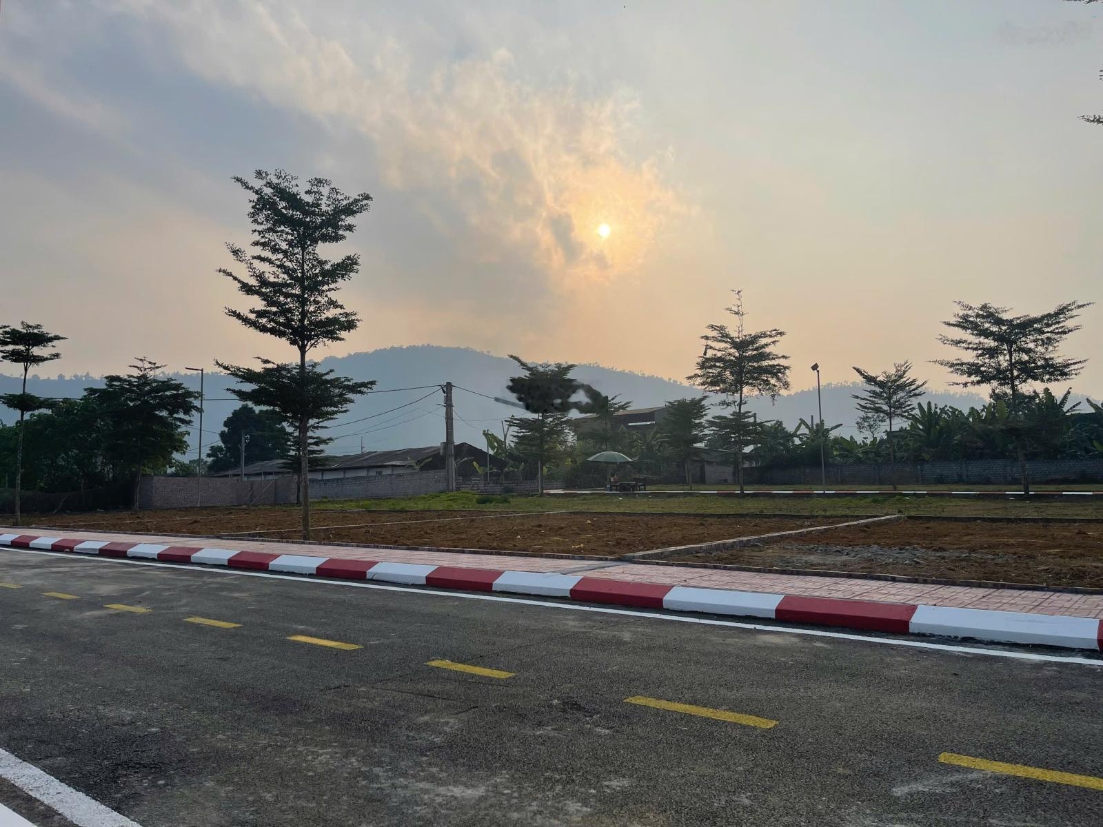 Bán nhanh lô 100m2 Phú Cát full thổ cư, mặt tiền hơn 8m, chỉ hơn 2 tỷ, LH: 0988412768