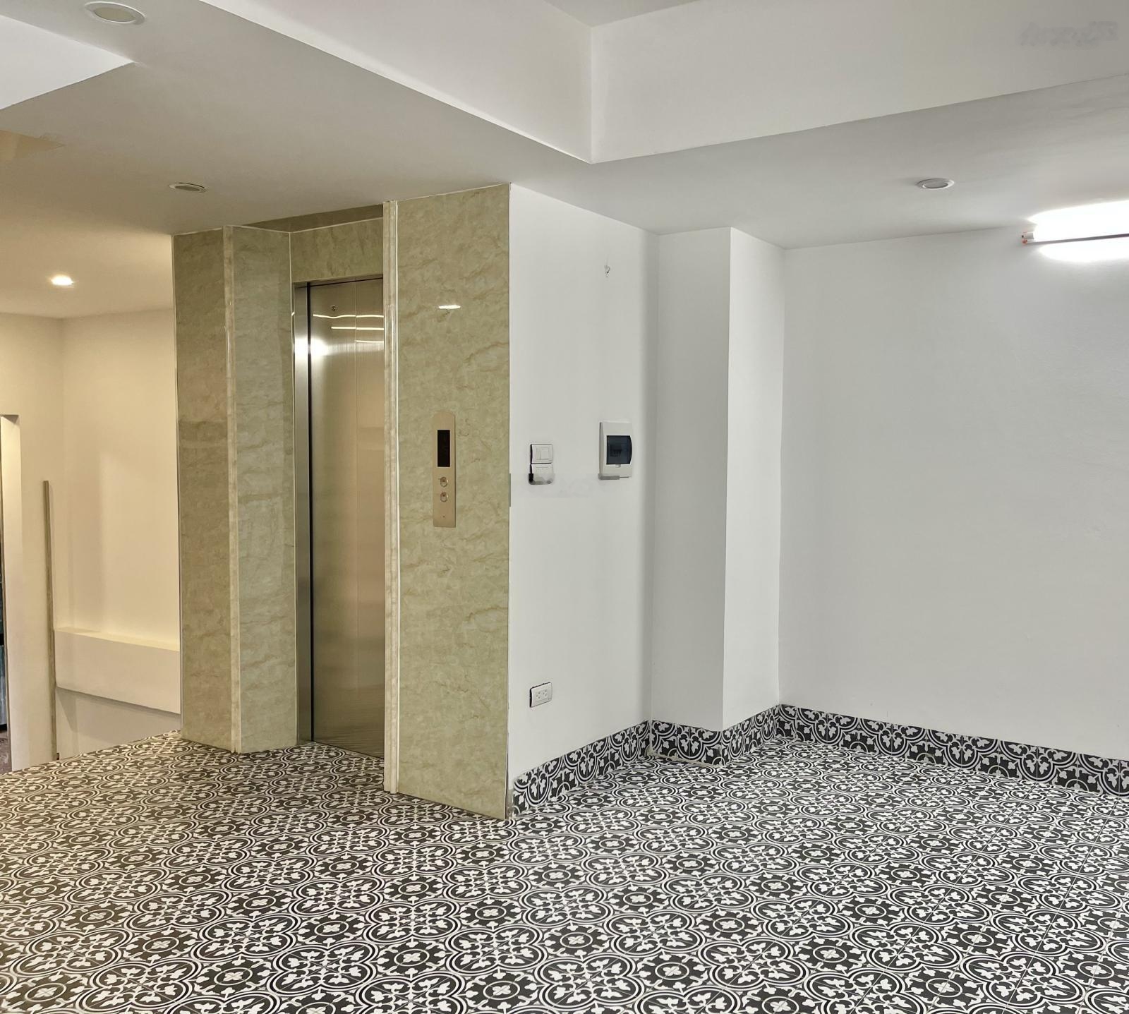 Cần bán nhà phố Chùa Láng 55m2 5 tầng mặt tiền 4m7