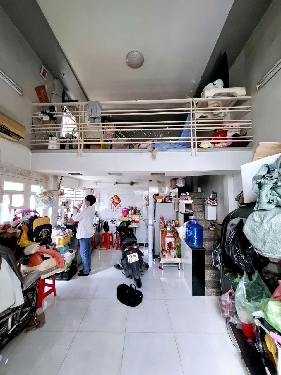 Bán nhà Trần Văn Cẩn Tân Phú 30m, trệt lửng lầu, 2PN, giá 2.95 tỷ