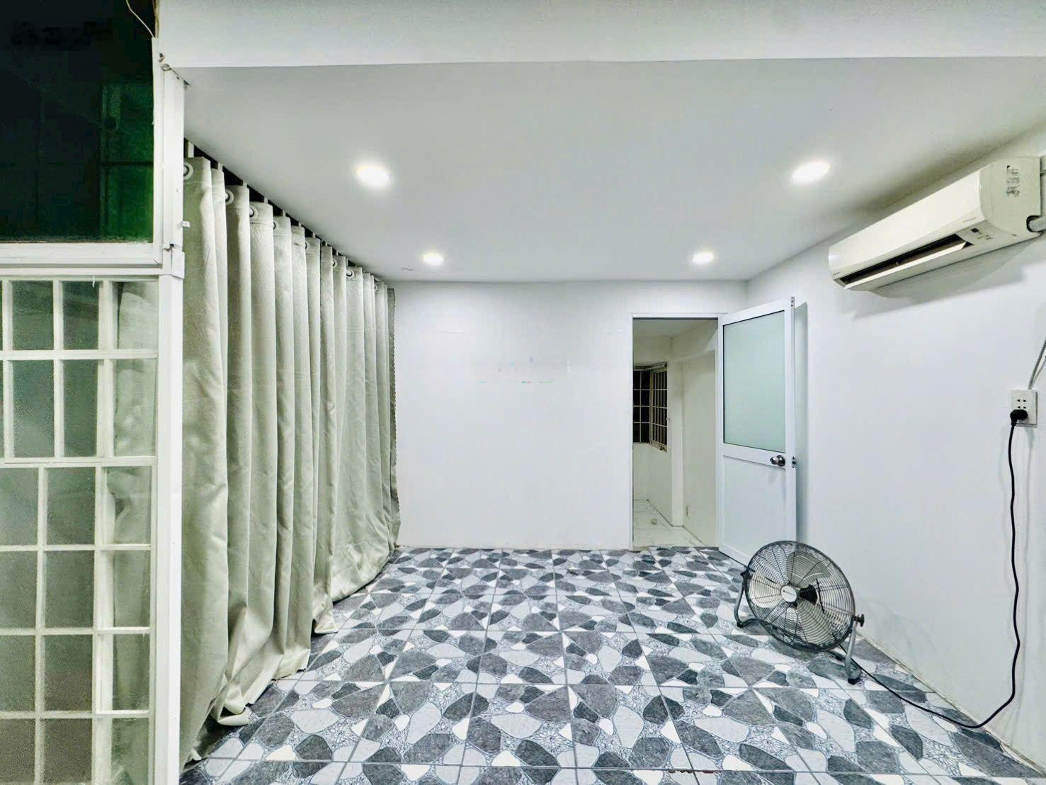 Bán nhà đẹp ngay trung tâm gò vấp 50m2 đúc bê tông cốt thép 3 tầng