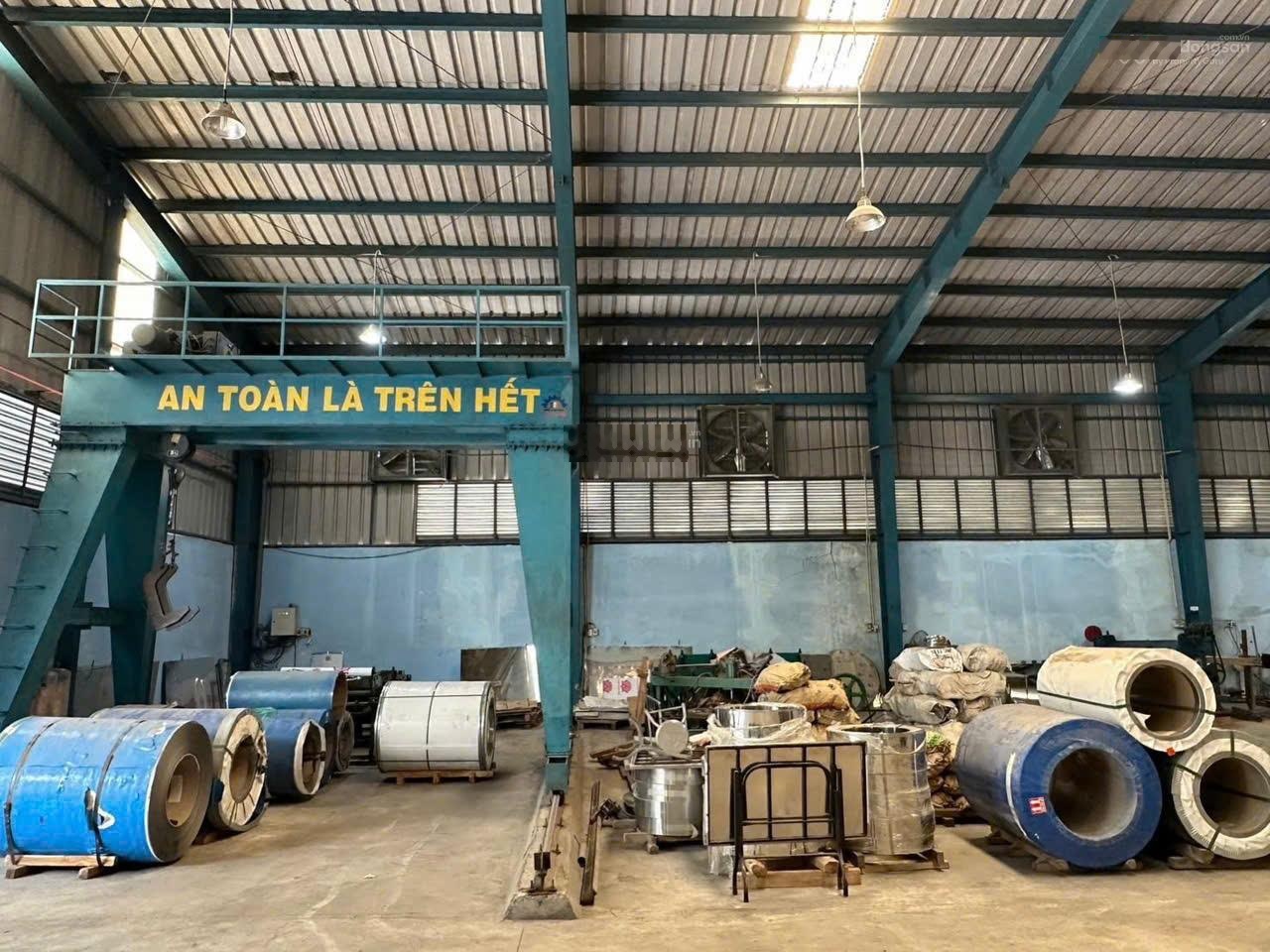 Nhà xưởng 2MT trước sau đường Thanh Niên, X Phạm Văn Hai, H. Bình Chánh.