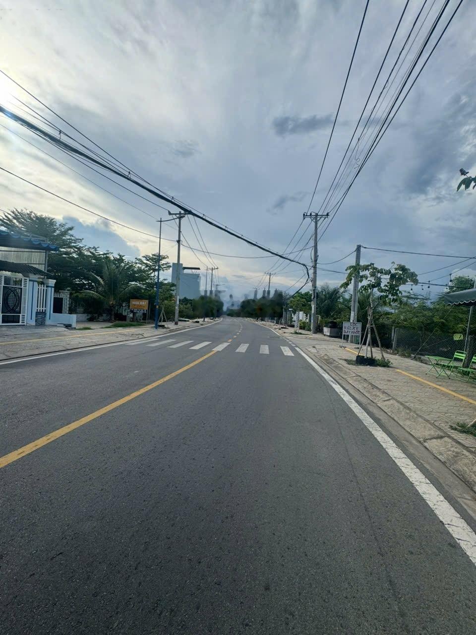 Chính chủ cần tiền bán gấp lô đất góc 2 mặt tiền đường tắc xuất vị trí đẹp hỗ trợ vay nh