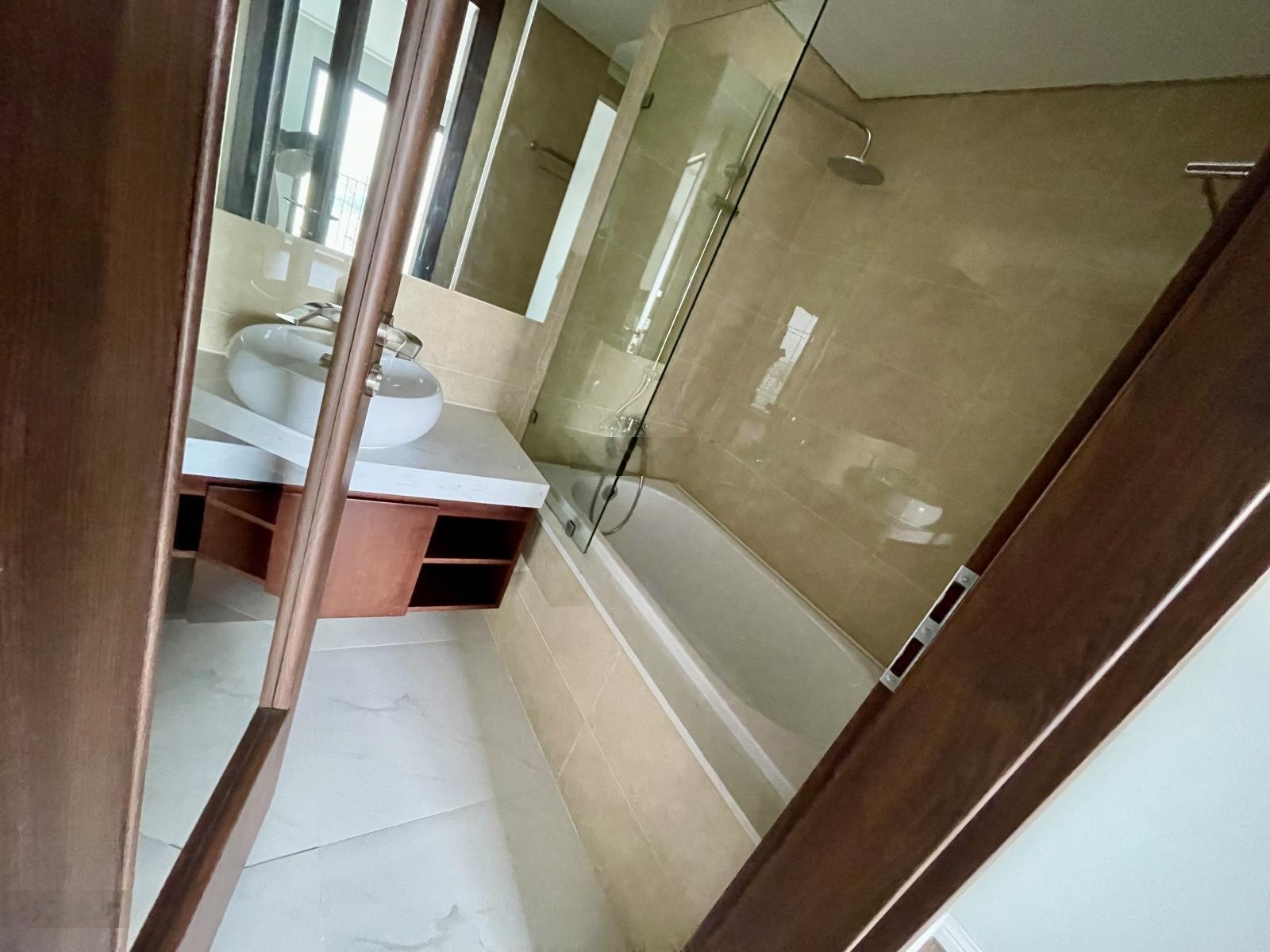 Căn hoa hậu 3PN (107,2m2) căn góc sở hữu view toàn cảnh Hồ Tây đẳng cấp - Lh O 9 6 9 8 3 8 7 8 8