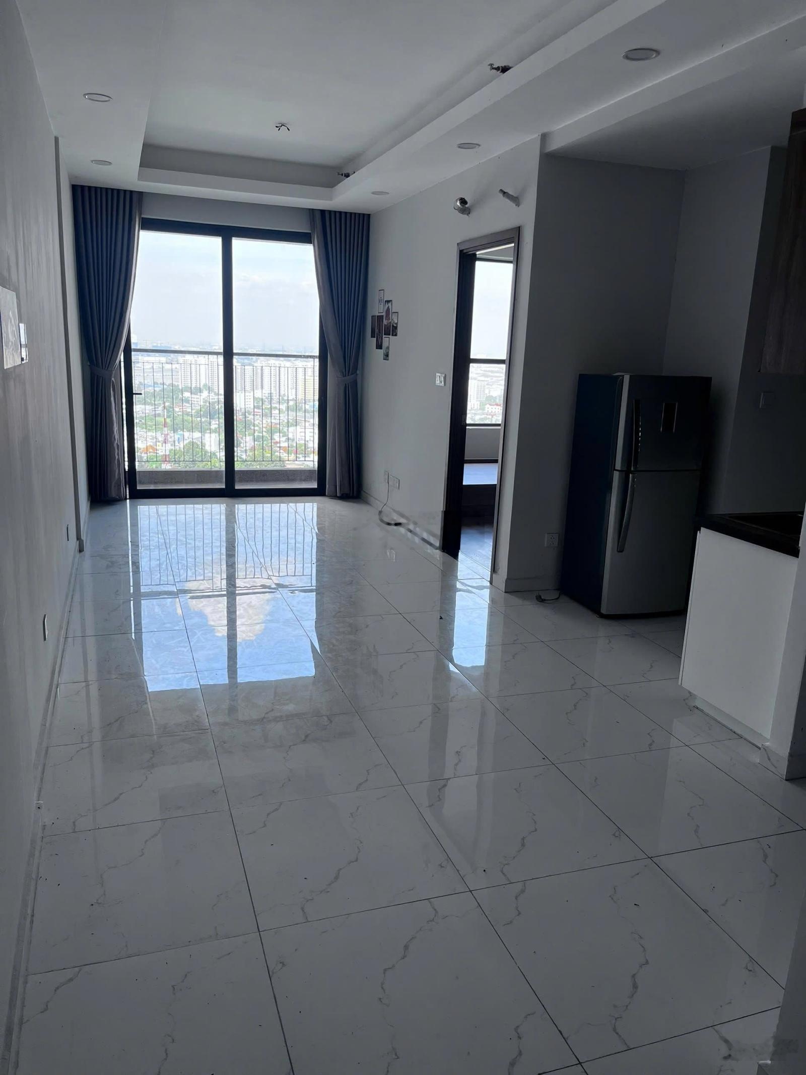 cho thuê 2pn view hồ bơi sẵn nội thất cơ bản có thể vào ở liền